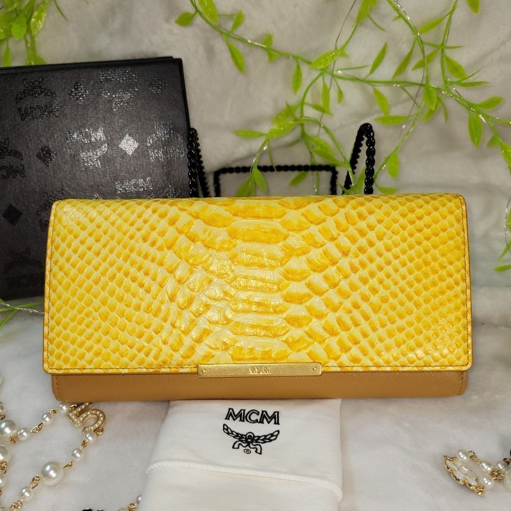Authentic NIB MCM Crocodile-Embossed Leather Wall… - image 2